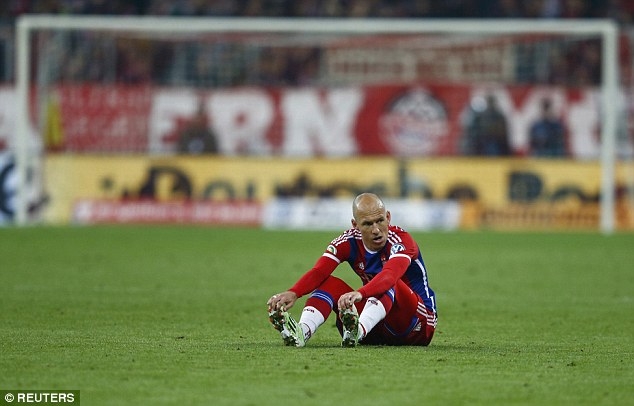 Robben sẽ nghỉ tới hết mùa vì chấn thương