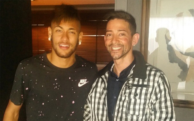 neymar-con-peluquero-wagner-tenorio-1430737465986