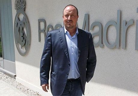 HLV Benitez đã ký hợp đồng với Real