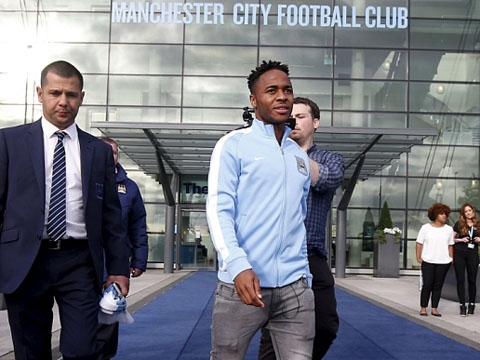 Sterling đã ra mắt CLB Man City