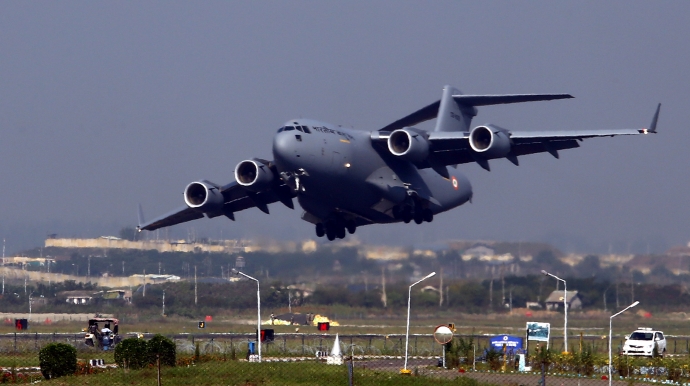 Máy bay vận tải C-17 Globemaster