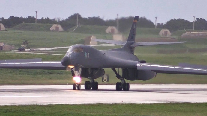 Máy bay ném bom B-1B Lancer ở Guam