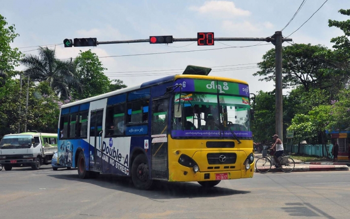 Xe bus ở thủ đô Yangon Myanmar