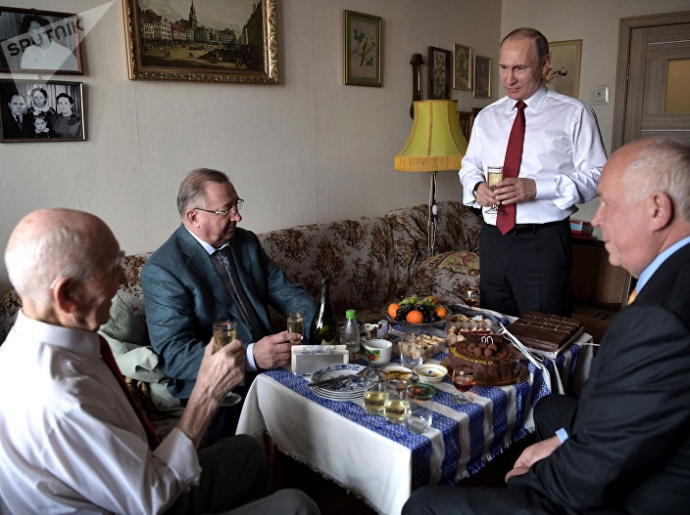 Tổng thống Nga Putin đến thăm sếp cũ