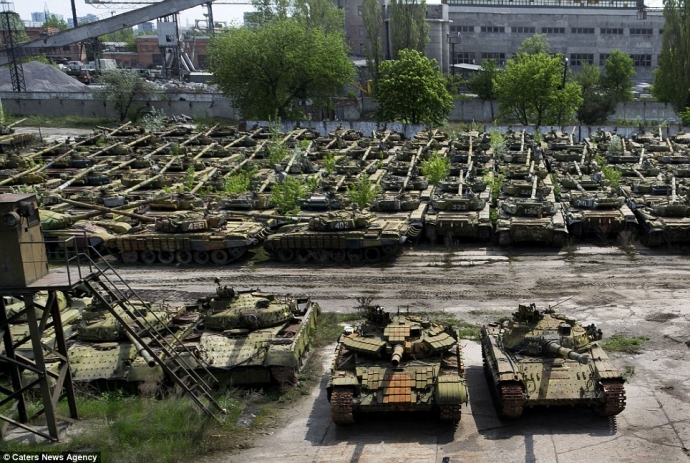 Những chiếc xe tăng không được bảo quản của quân đ
