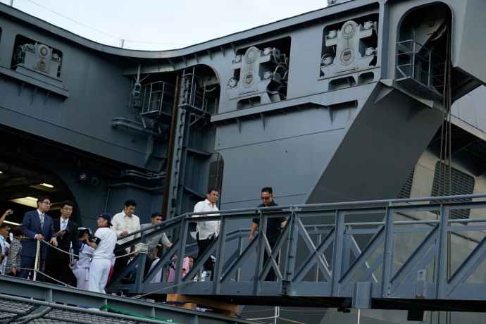 duterte-visits-japan-warship-js-izumo-june-4-2017-