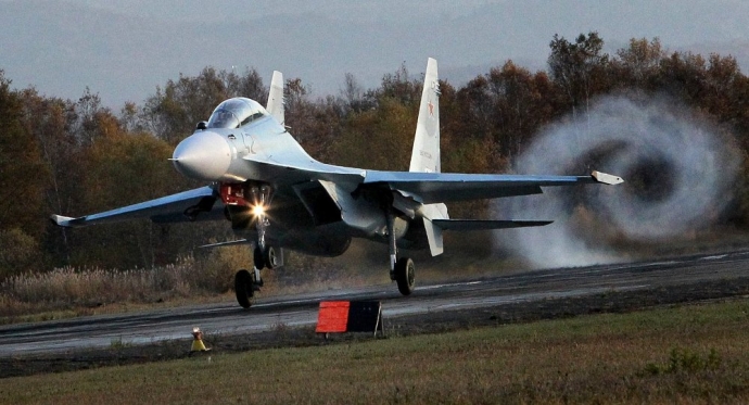 Máy bay chiến đấu phản lực Su-30 do Nga sản xuất
