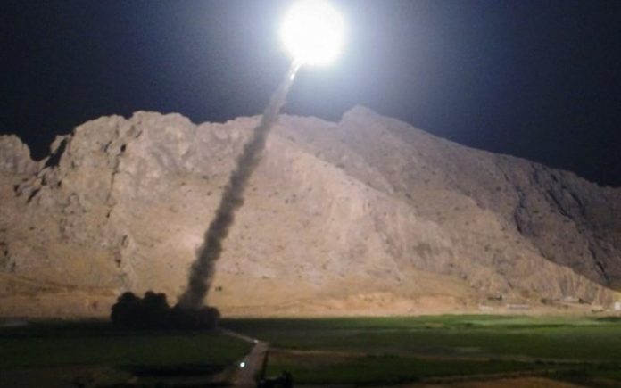 Cảnh tên lửa đạn đạo của Iran tấn công khủng bố ở 
