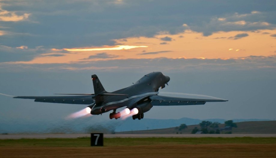 big-booming-facts-about-the-b-1b-lancer-bomber-246