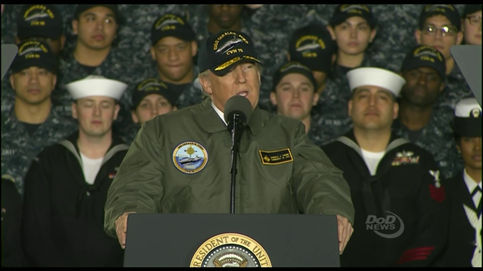 Tổng thống Mỹ Donald và Hải quân