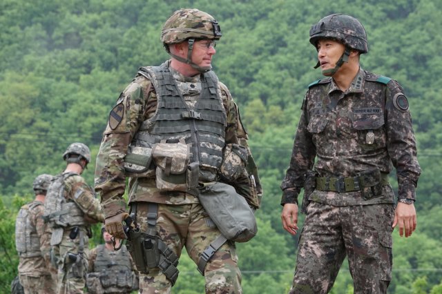 Quân đội Mỹ và Hàn Quốc