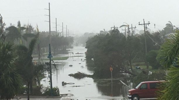 Bão Irma tàn phá Florida