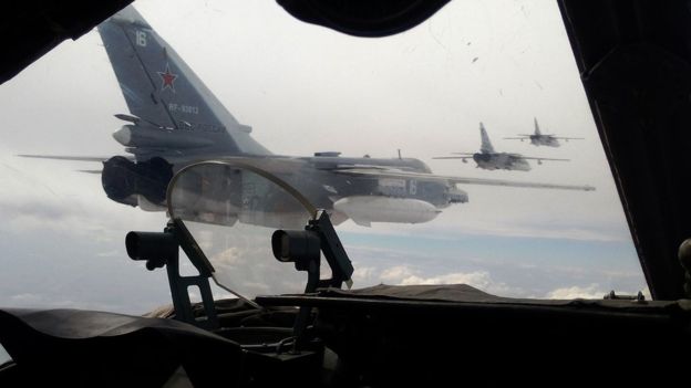 Máy bay ném bom chiến đấu của Không quân Nga