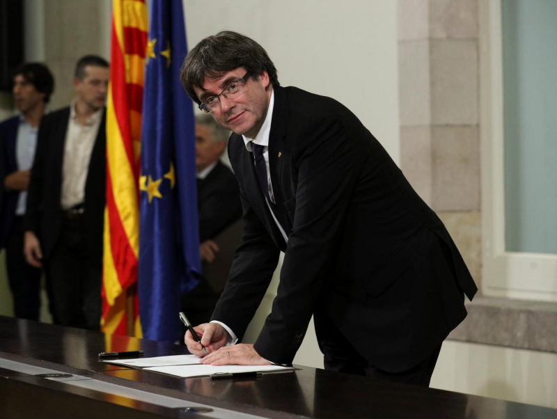 Thủ hiến Catalonia Carles Puigdemont