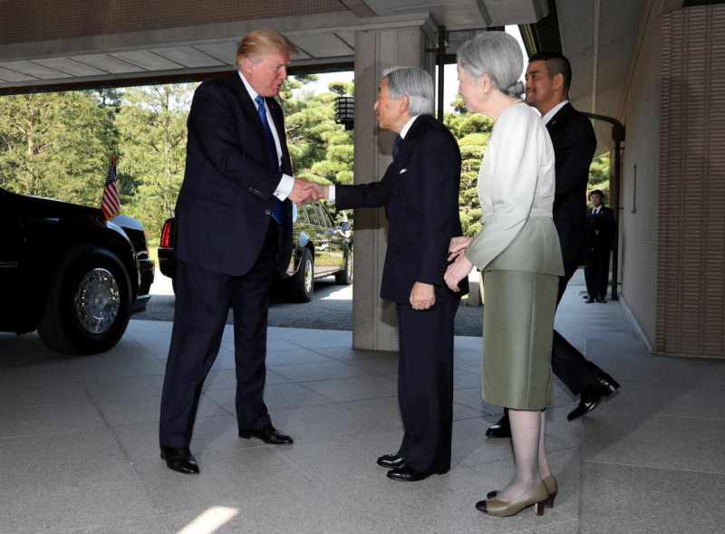 Tổng thống Mỹ Trump được Nhà vua Akihito đón tiếp