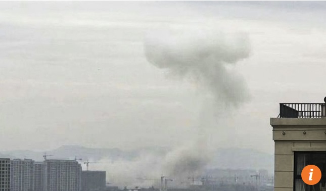 Đám khói lớn được nhìn thấy từ xa