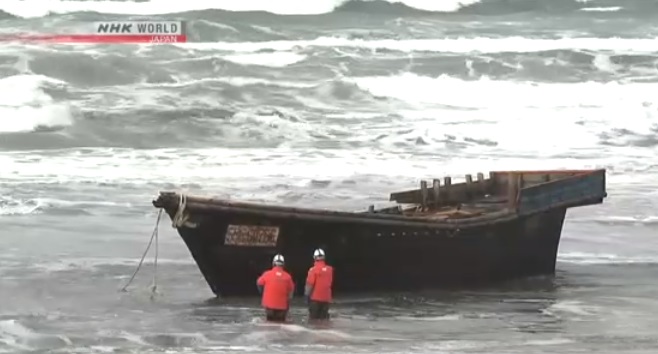 8 thi thể được phát hiện trên chiếc thuyền gỗ