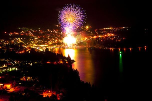 new_years_eve_fireworks_in_new_zealand