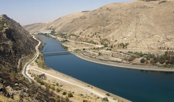 Sông Euphrates