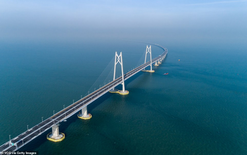 Cầu vượt biển dài nhất thế giới 1