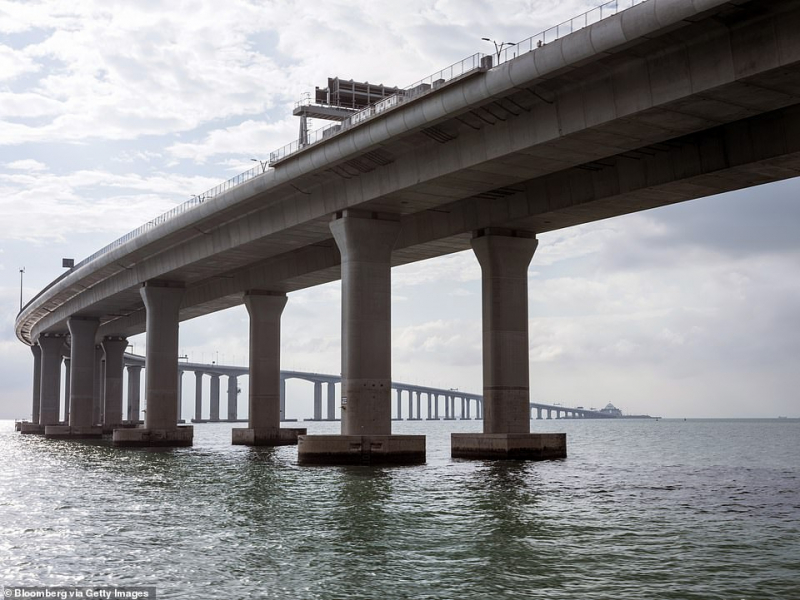 Cầu vượt biển dài nhất thế giới5