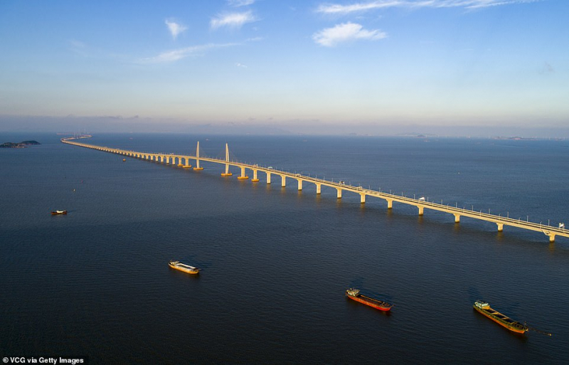 Cầu vượt biển dài nhất thế giới 9