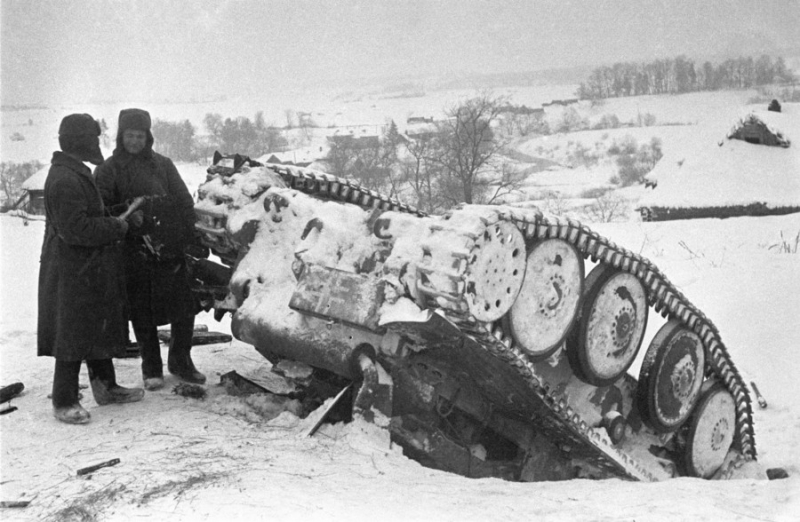 Một xe tăng hạng nhẹ của Đức bị bắn hạ trong trận 