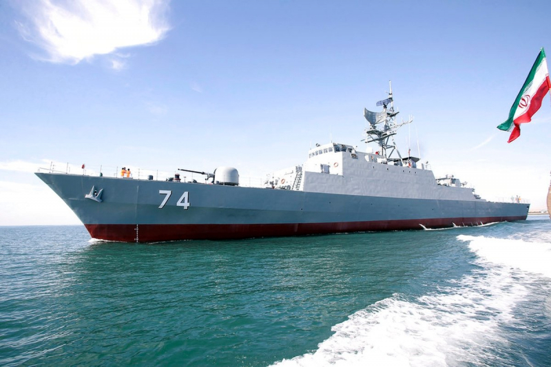Một tàu khu trục của Hải quân Iran