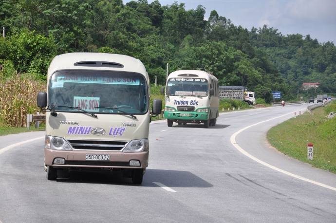 Trang 1. Nhiều doanh nghiệp vận tải tư nhân chỉ có