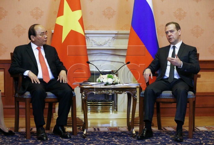 1 Thủ tướng Nga Dmitry Medvedev đón tiếp Th