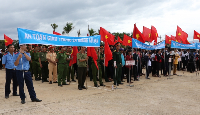 Khối cơ quan, lực lượng vũ trang, trườ