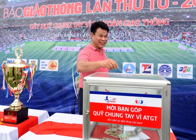 le-khai-mac-cup-bao-giao-thong-lan-4-soi-noi-va-y-