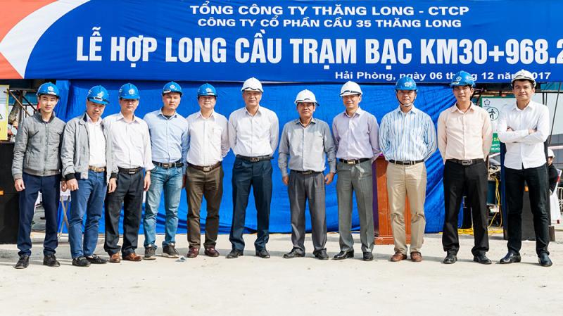 Hợp long cầu Trạm Bạc trên QL10