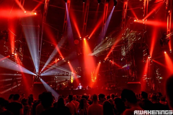 awakenings-new-years-early-festival-red-lights