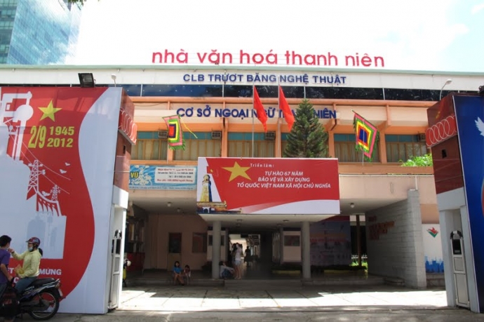 nhà văn hóa thanh niên