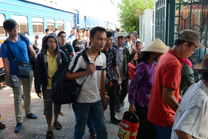 Hành khách đổ về ga Biên Hòa đông nhưng không ùn ứ