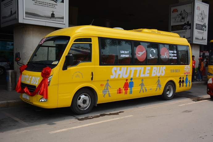 Shuttle Bus số 49 phục vụ từ sân bay vào trung tâm