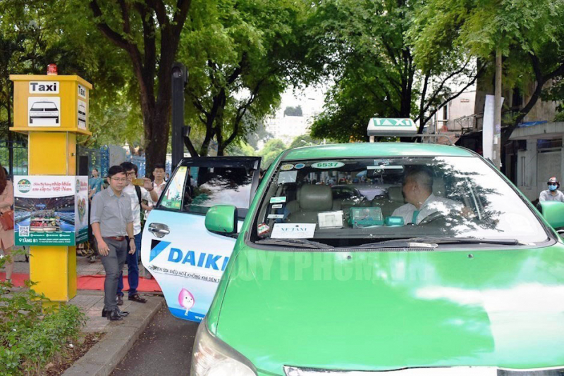 Điểm đón taxi tại số 139 Nguyễn Du, quận 1