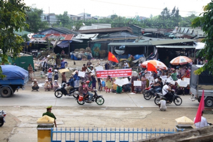 Hang- tram- tieu- thuong- vay- tru- so- phuong- ph