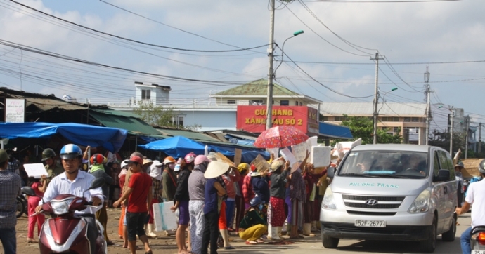 Hang- tram- tieu- thuong- vay- tru- so- phuong- ph