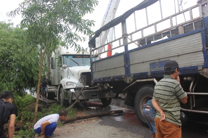 TNGT- lien- hoan- 3- o- to- tren- duong- tranh- Hu