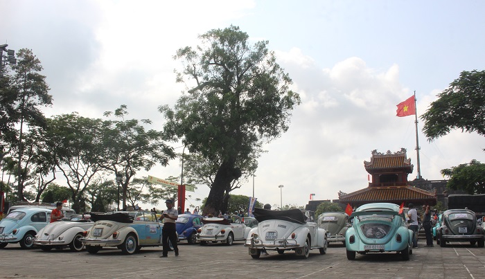 Ngam- dan- xe- co- Volkswagen- tu- hoi- lam- nong-