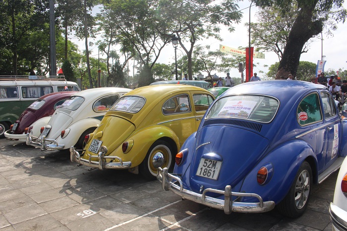 Ngam- dan- xe- co- Volkswagen- tu- hoi- lam- nong-