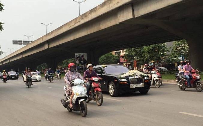 rolls-royce-ruoc-dau-o-Ha-Noi