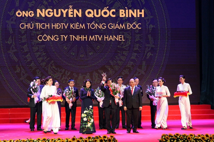 TGĐ Hanel Nguyễn Quốc Bình nhận cúp Thánh Gióng 20