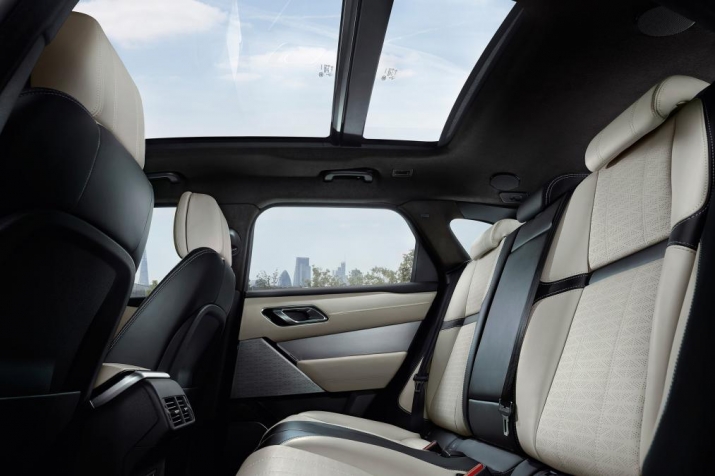 rr_velar_18my_021_glhd_interior_010317