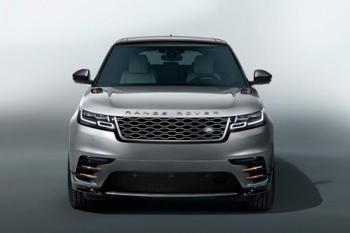 rr_velar_18my_035_glhd_pr_studio_010317