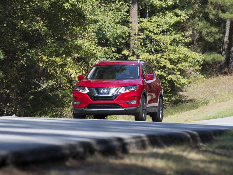 2017-5-Nissan-Rogue-Hybrid-driving