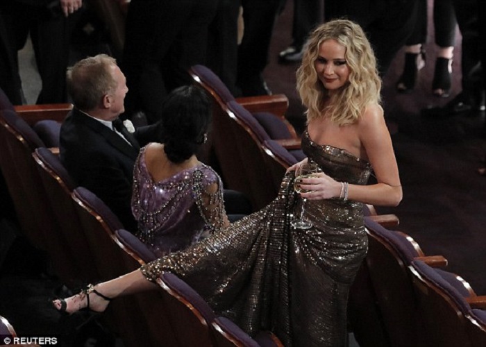 jennifer-lawernce-oscars-90th-academy-awards