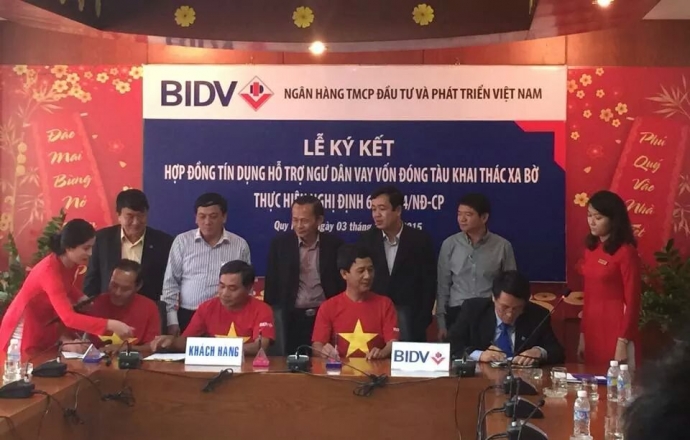 BIDV ký hợp đồng với ngư dân vay vốn đóng tàu vỏ t